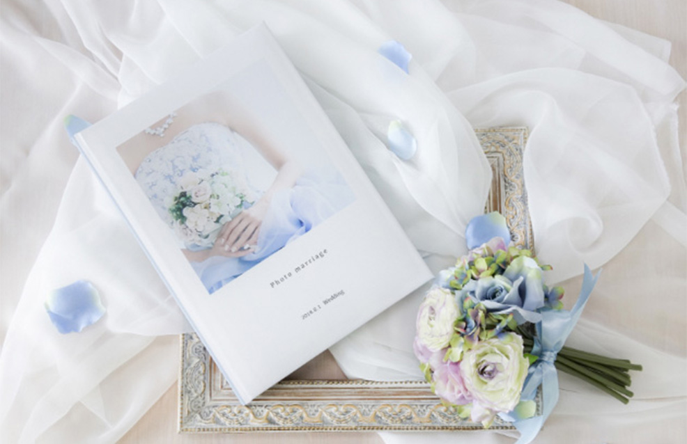 A4サイズの写真集8ページ