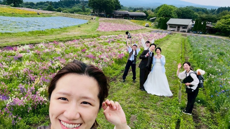 お花畑で思い出のぬいぐるみと一緒に♪